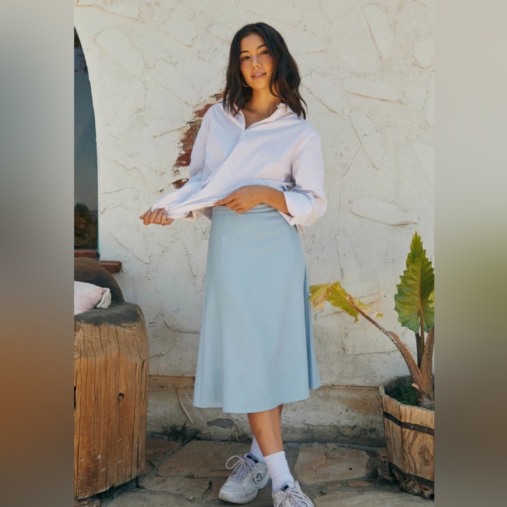 Womens mid-length skirt